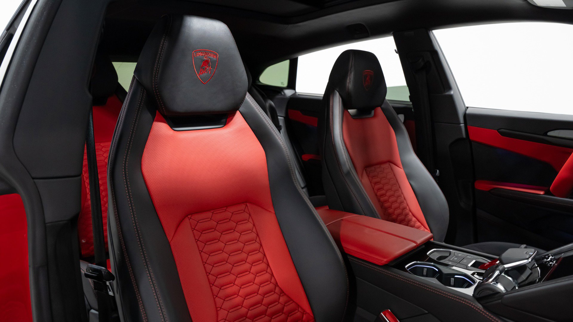 Used 2021 Lamborghini Urus image 65