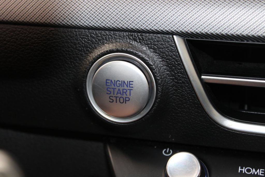 Used 2025 Hyundai Sonata SEL FWD image 39