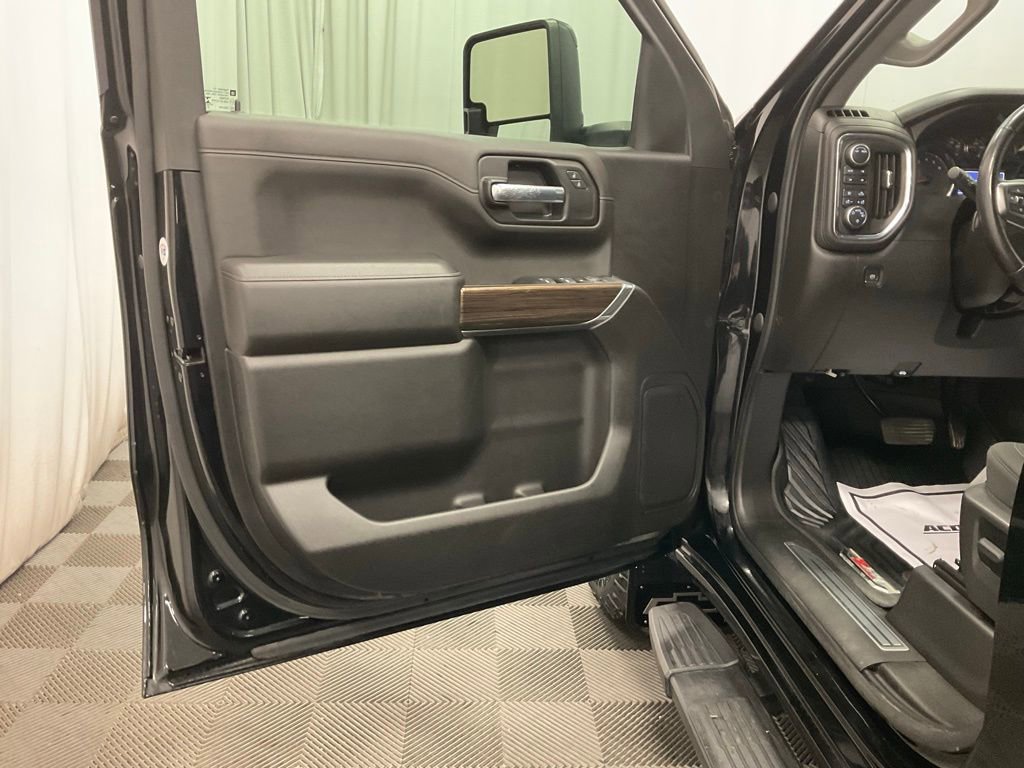 Used 2021 Chevrolet Silverado 1500 LT Trail Boss w/ Bed Protection Package image 4