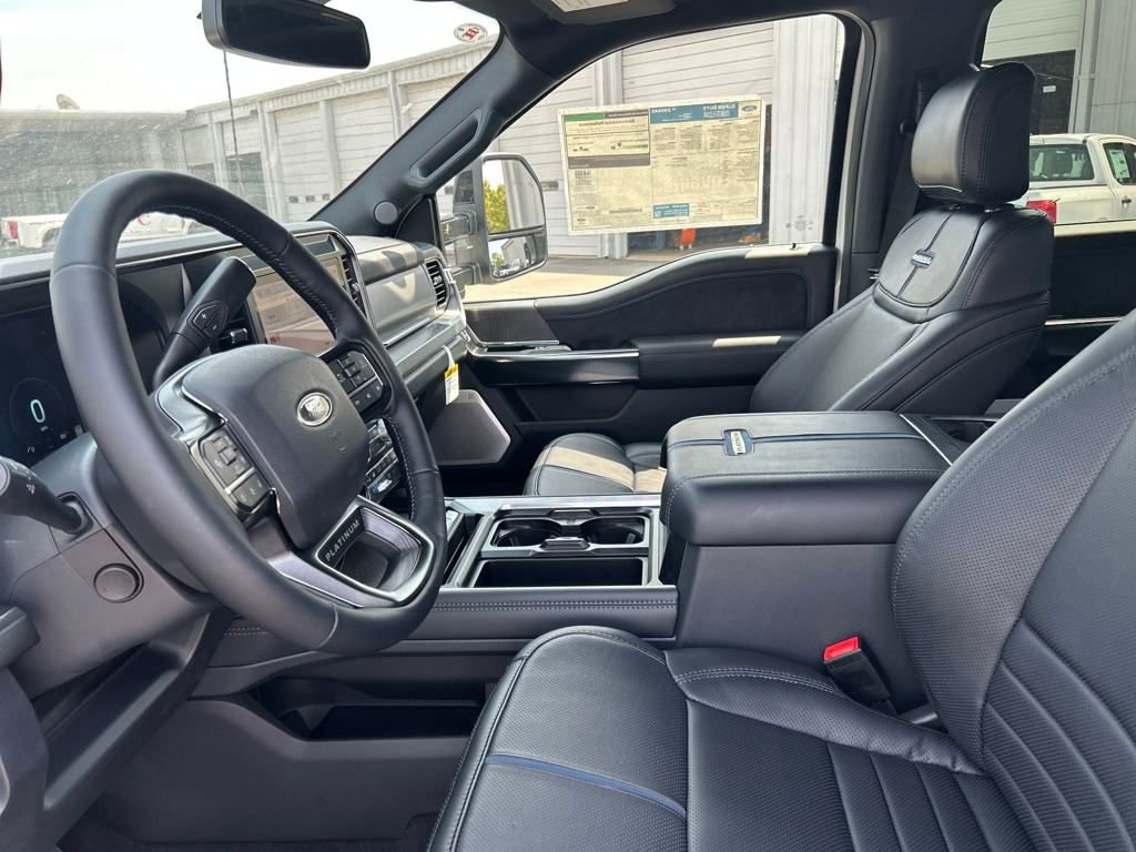 New 2025 Ford F250 Platinum w/ FX4 Off-Road Package image 24