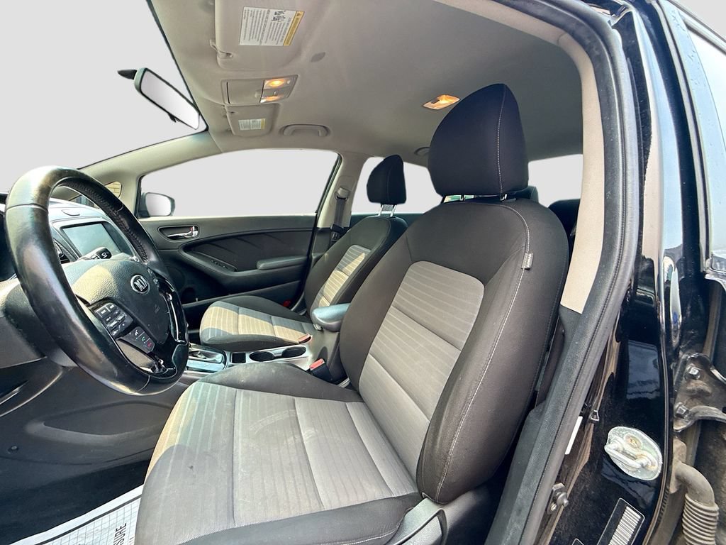 Used 2017 Kia Forte S FWD image 23