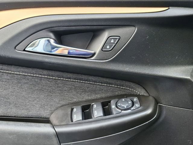 Used 2023 Chevrolet TrailBlazer ACTIV w/ Sun and Liftgate Package FWD image 7