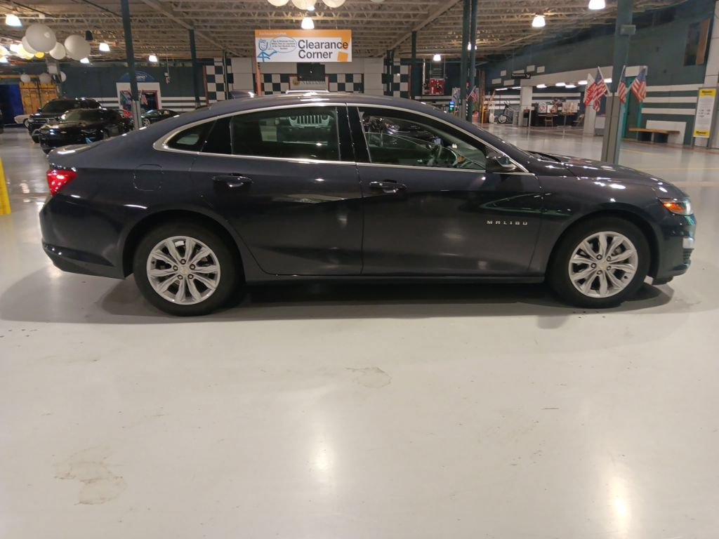 Used 2025 Chevrolet Malibu LT FWD image 5