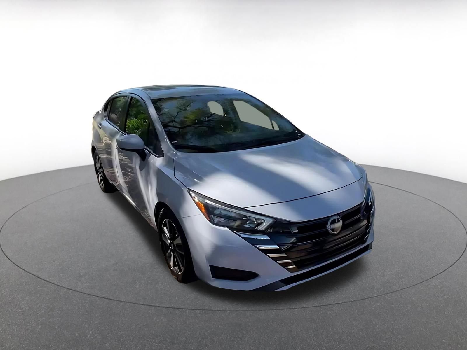 Used 2025 Nissan Versa SV FWD image 3