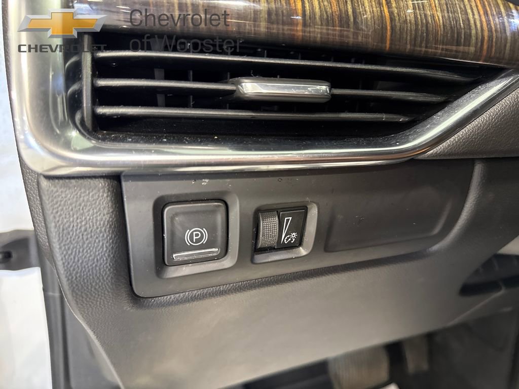 Used 2020 Cadillac XT4 Premium Luxury w/ Enhanced Visibility Package image 8