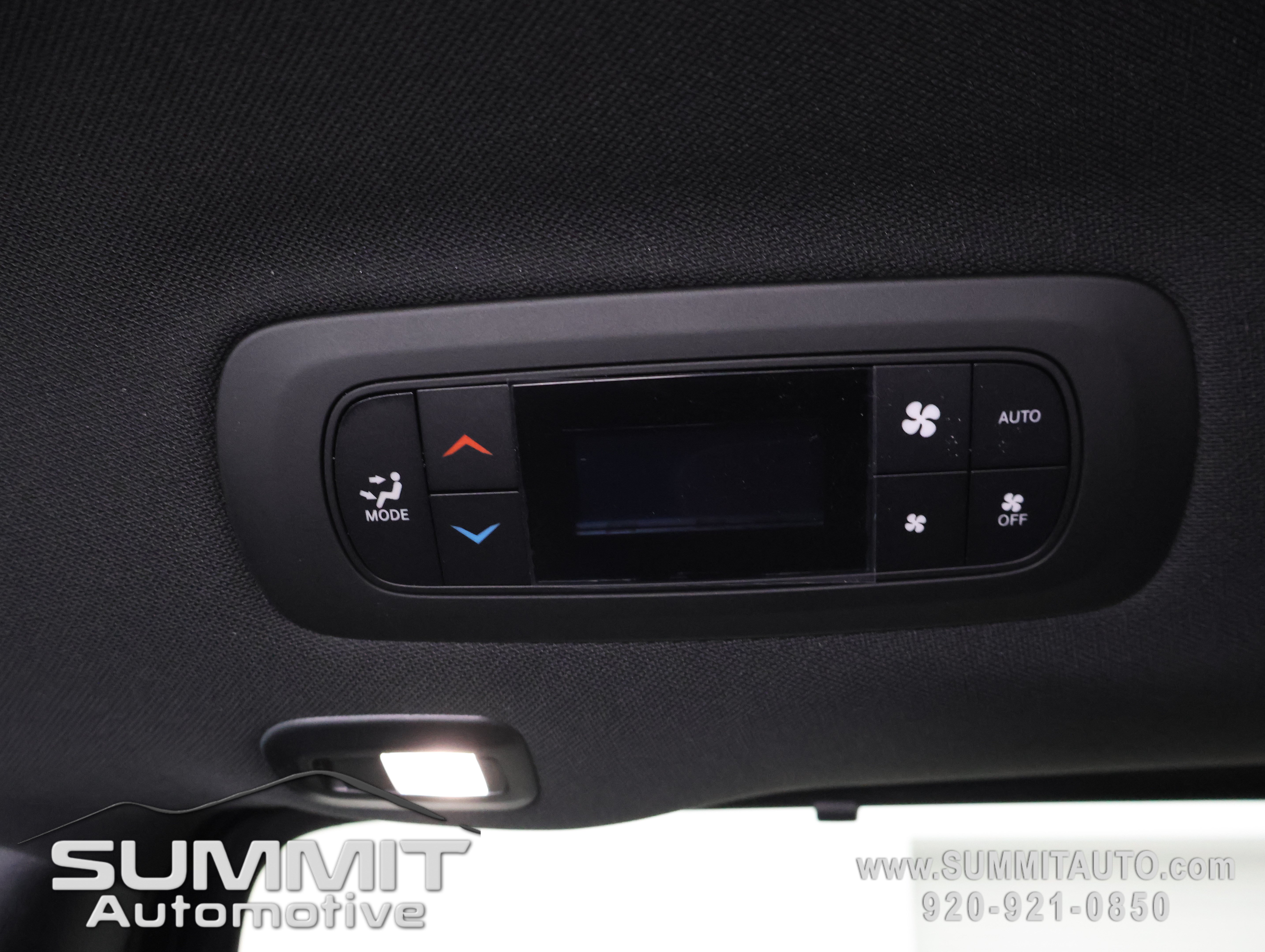 New 2027 Chrysler Pacifica Limited w/ Family Tech Group AWD/4WD image 42