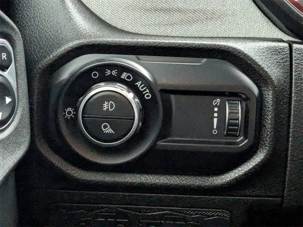 Used 2024 Jeep Gladiator Sport image 19