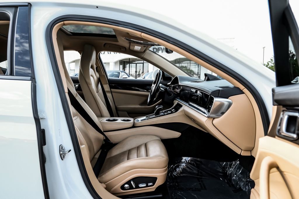 Used 2018 Porsche Panamera 4 image 45