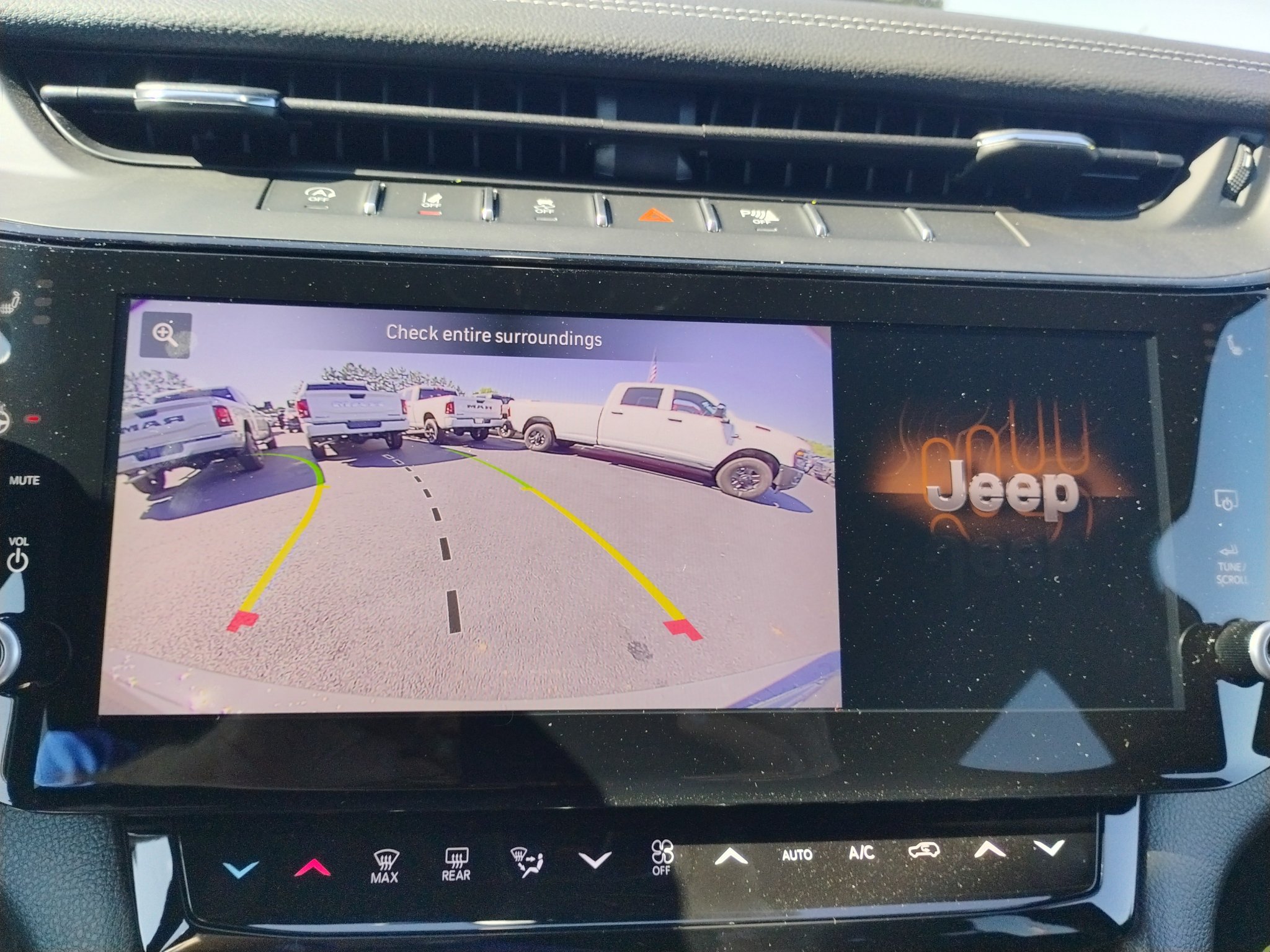New 2027 Jeep Grand Cherokee Altitude AWD/4WD image 31