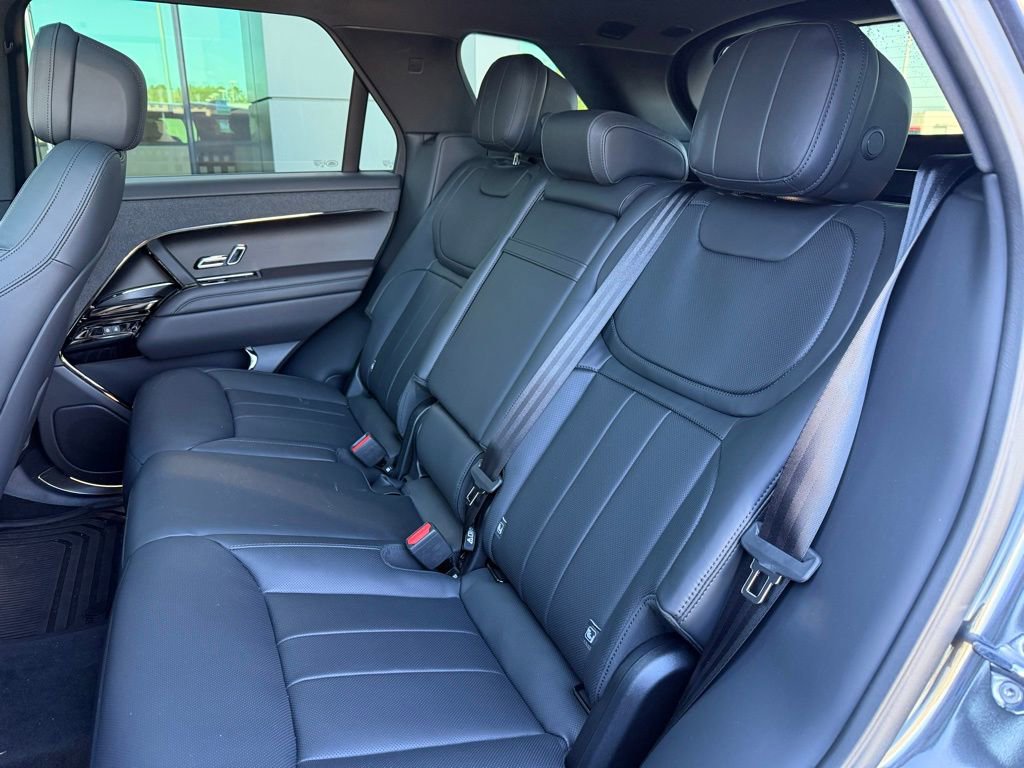 Used 2025 Land Rover Range Rover Sport Dynamic SE image 6