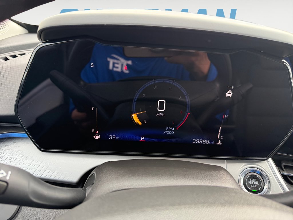 Used 2025 Chevrolet Trax LT FWD image 17