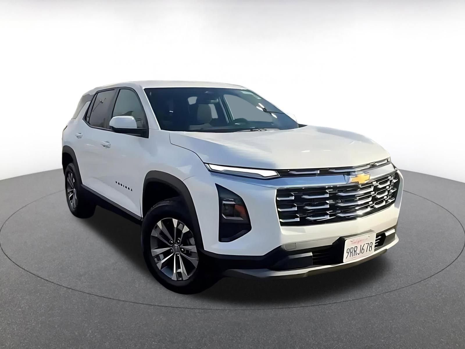 Used 2025 Chevrolet Equinox LT image 3