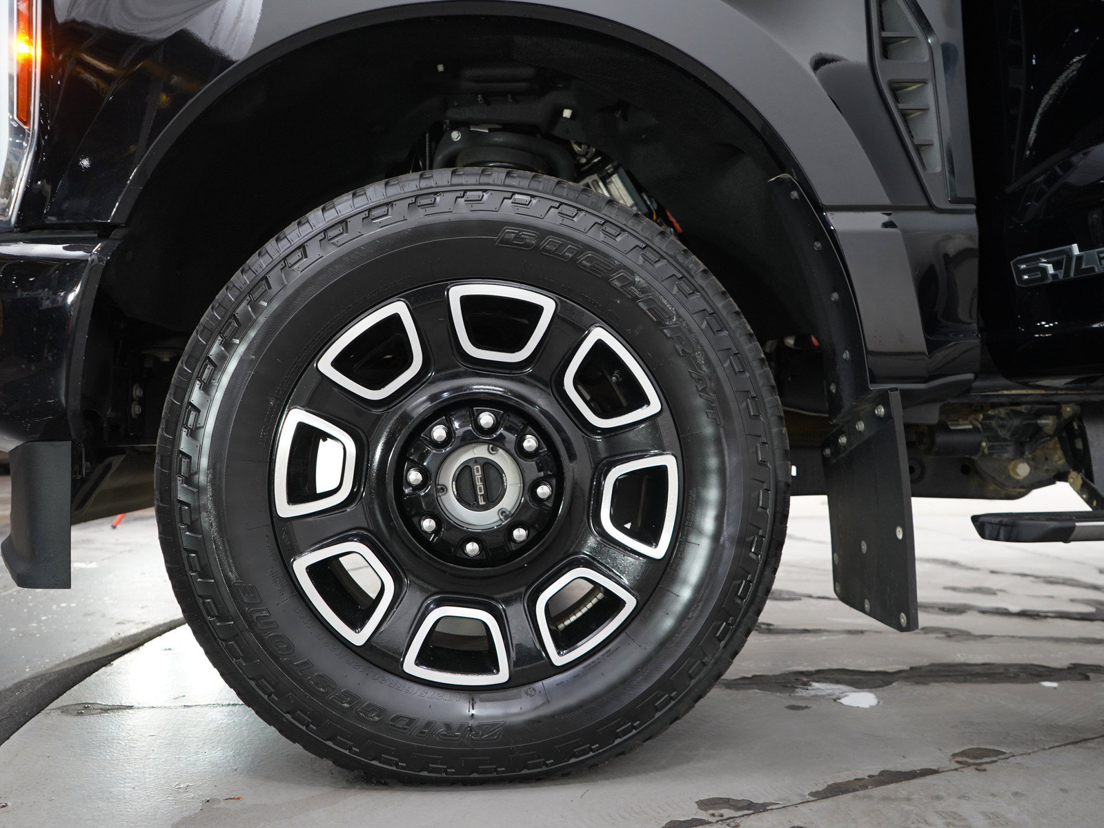 Used 2025 Ford F350 Platinum AWD/4WD image 32
