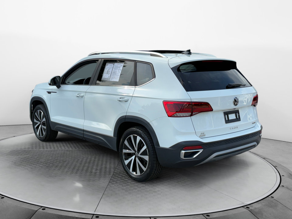 Used 2023 Volkswagen Taos SE w/ Panoramic Sunroof Package AWD/4WD image 5