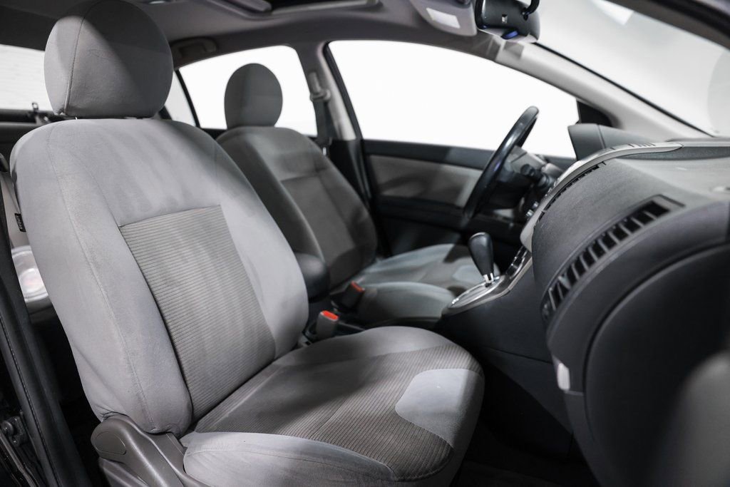 Used 2012 Nissan Sentra 2.0 SR w/ Special Edition Pkg FWD image 19