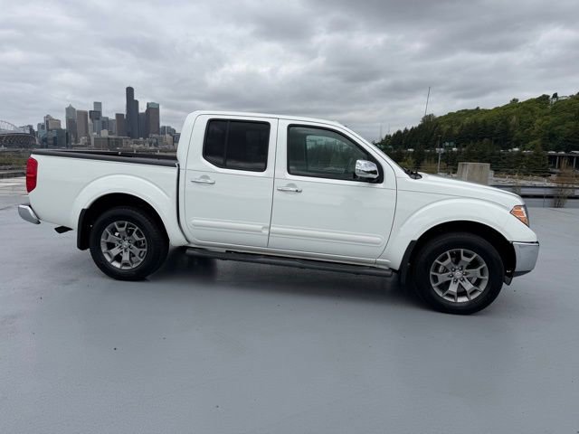 Used 2016 Nissan Frontier SL w/ Moonroof Package AWD/4WD image 2