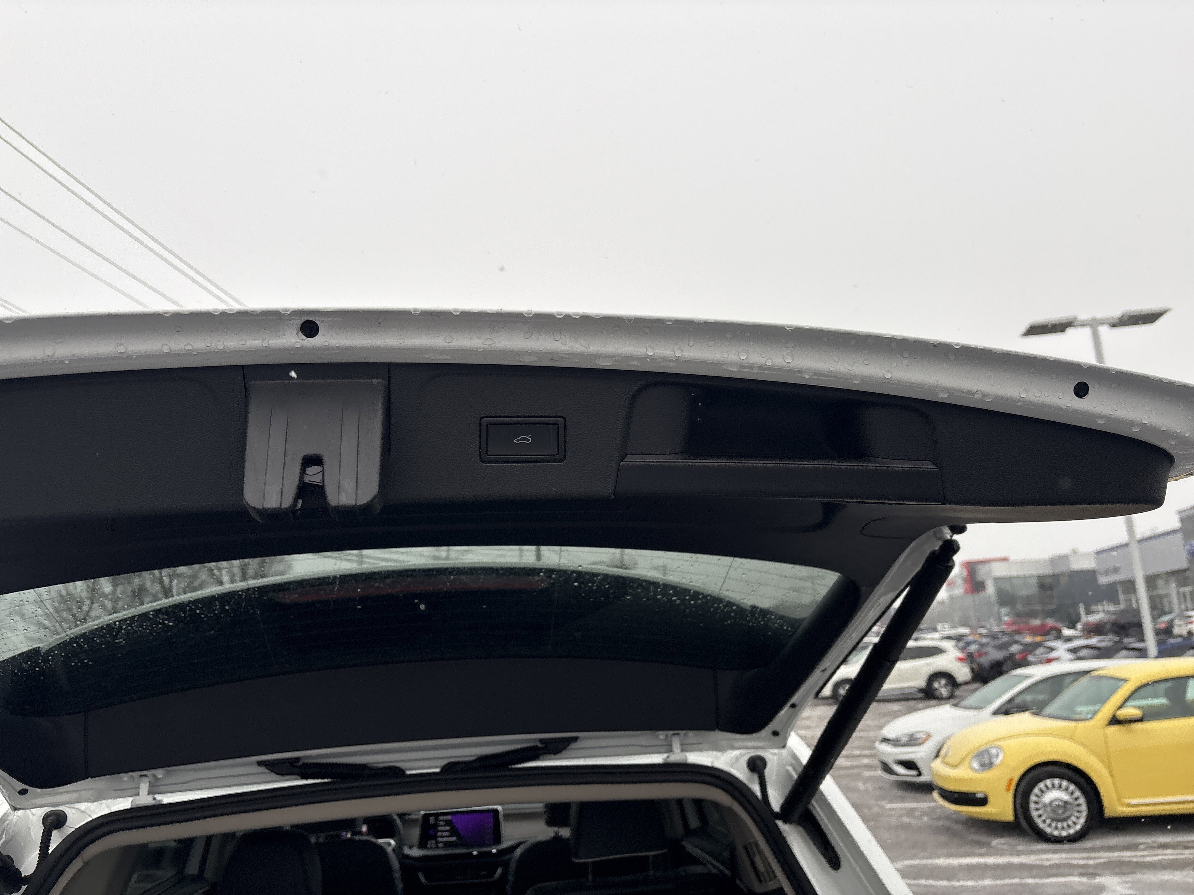 Certified 2024 Volkswagen Atlas SEL Premium R-Line image 15