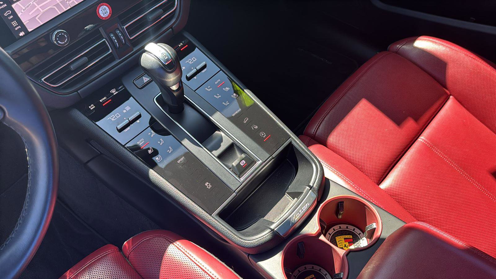 Used 2024 Porsche Macan Turbo image 19