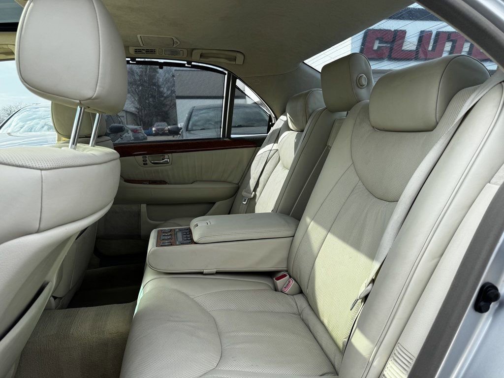 Used 2005 Lexus LS 430 RWD image 16