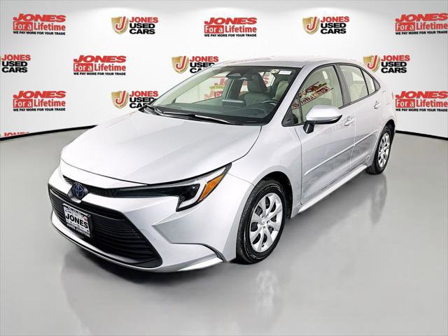 Certified 2023 Toyota Corolla LE AWD/4WD image 12