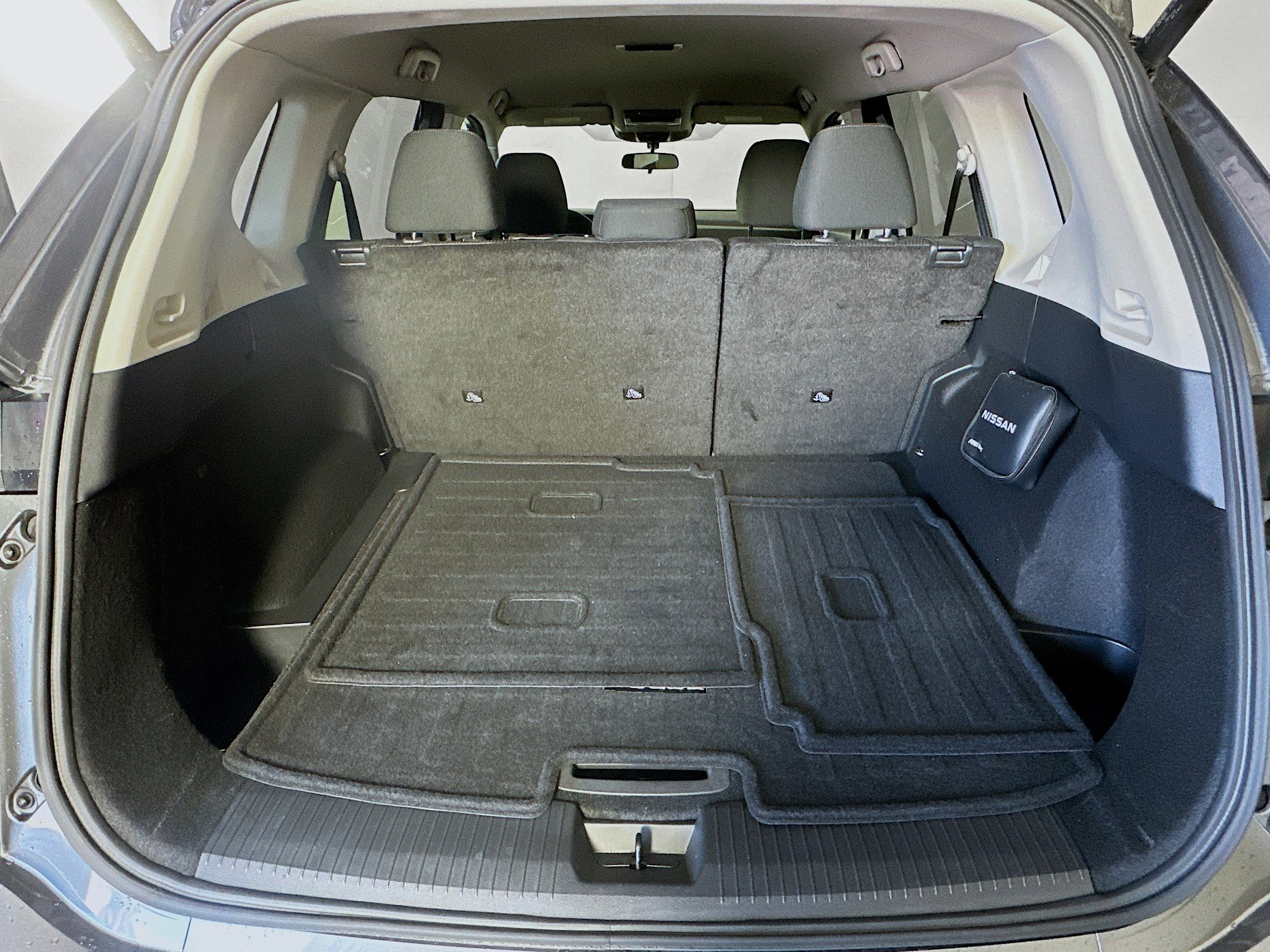 Used 2024 Nissan Rogue SV image 27