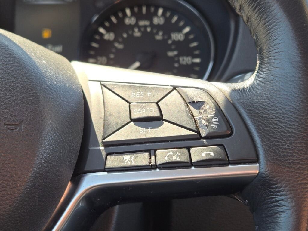 Used 2017 Nissan Rogue SL w/ SL Premium Package image 30