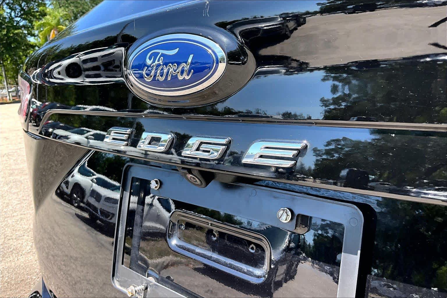 Used 2022 Ford Edge ST-Line w/ Class II Trailer Tow Package AWD/4WD image 18