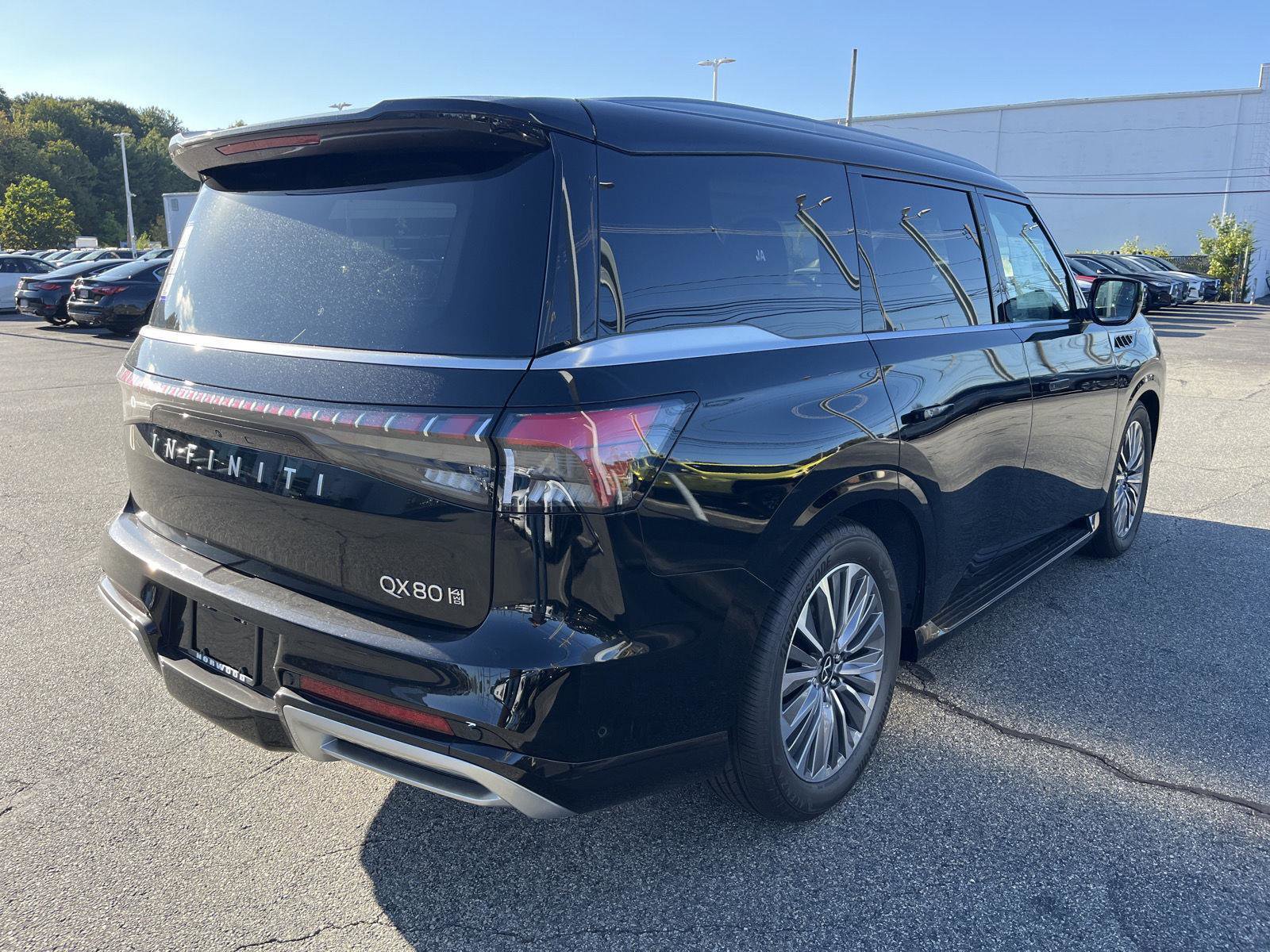 New 2026 INFINITI QX80 Luxe w/ Cargo Package image 3