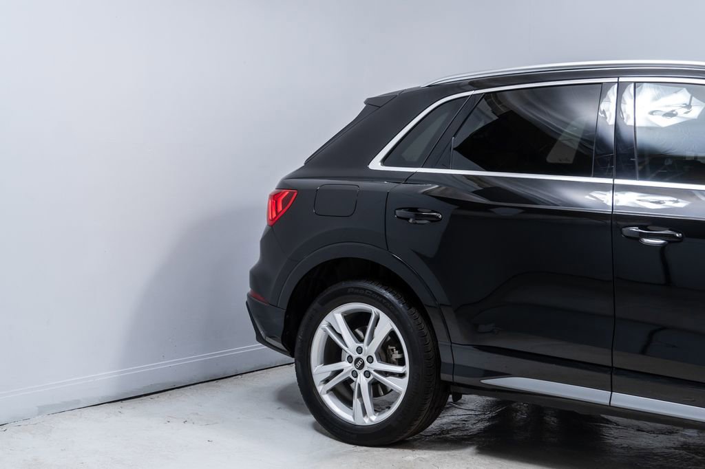Used 2023 Audi Q3 2.0T Premium Plus w/ Premium Plus Package image 11