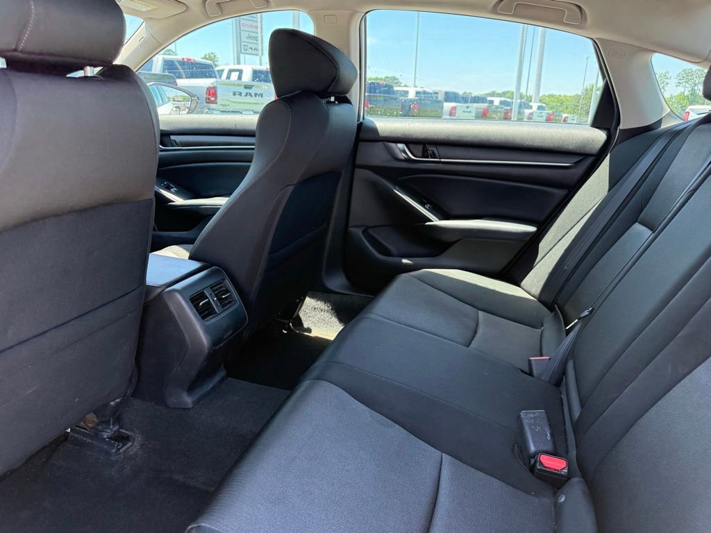 Used 2018 Honda Accord EX image 16