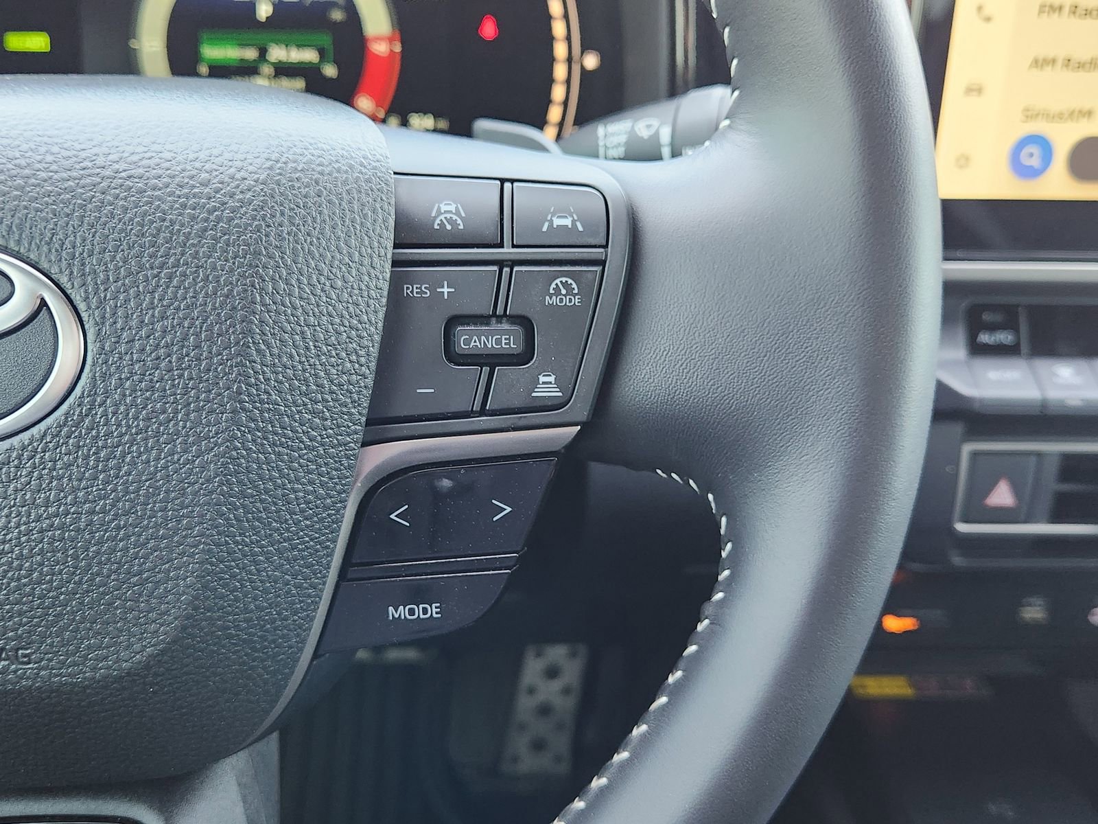 Used 2025 Toyota Camry SE w/ Multimedia Upgrade Package image 33