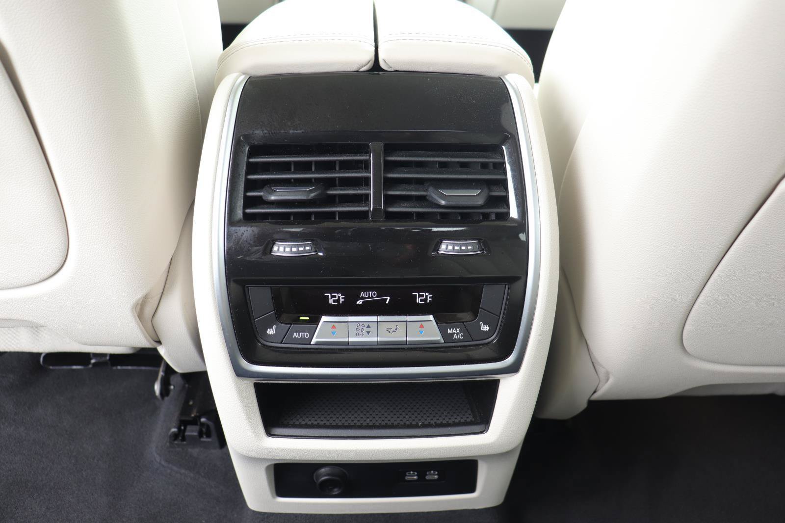 Used 2024 BMW X7 xDrive40i w/ Premium Package AWD/4WD image 25