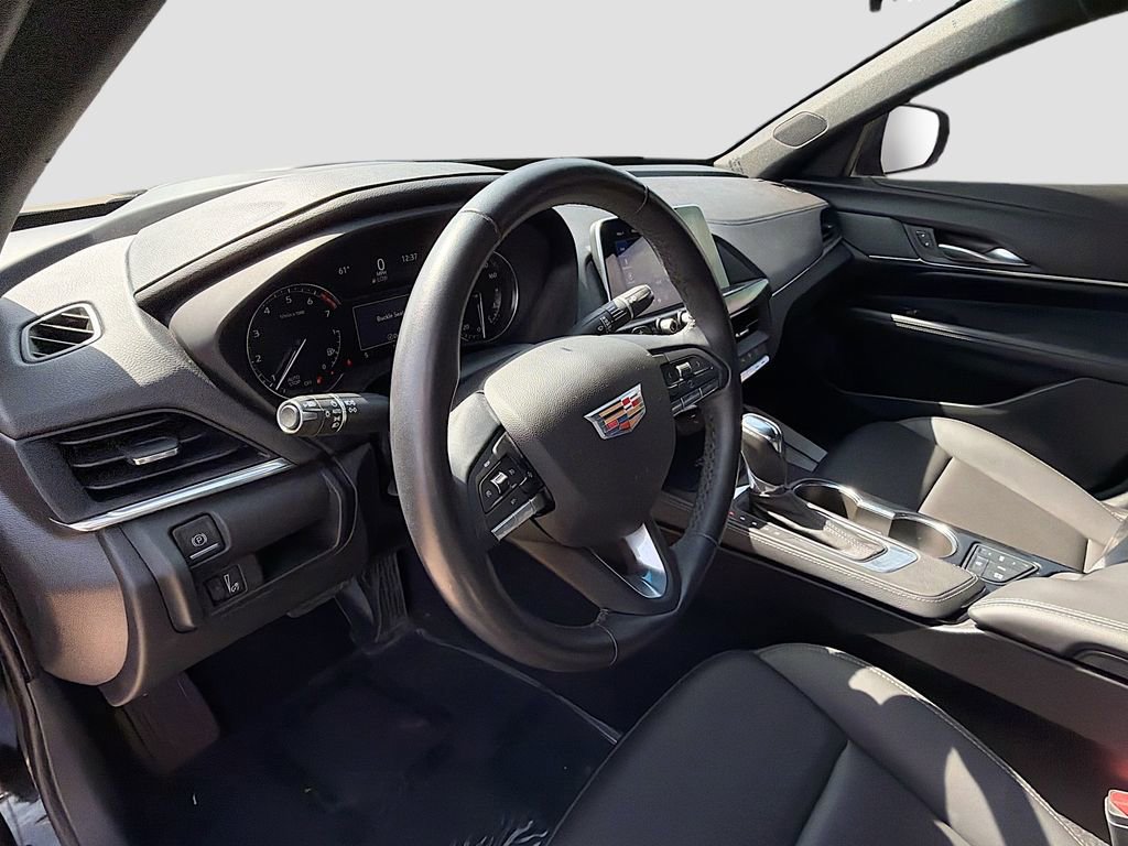 Used 2025 Cadillac CT4 Luxury RWD image 11