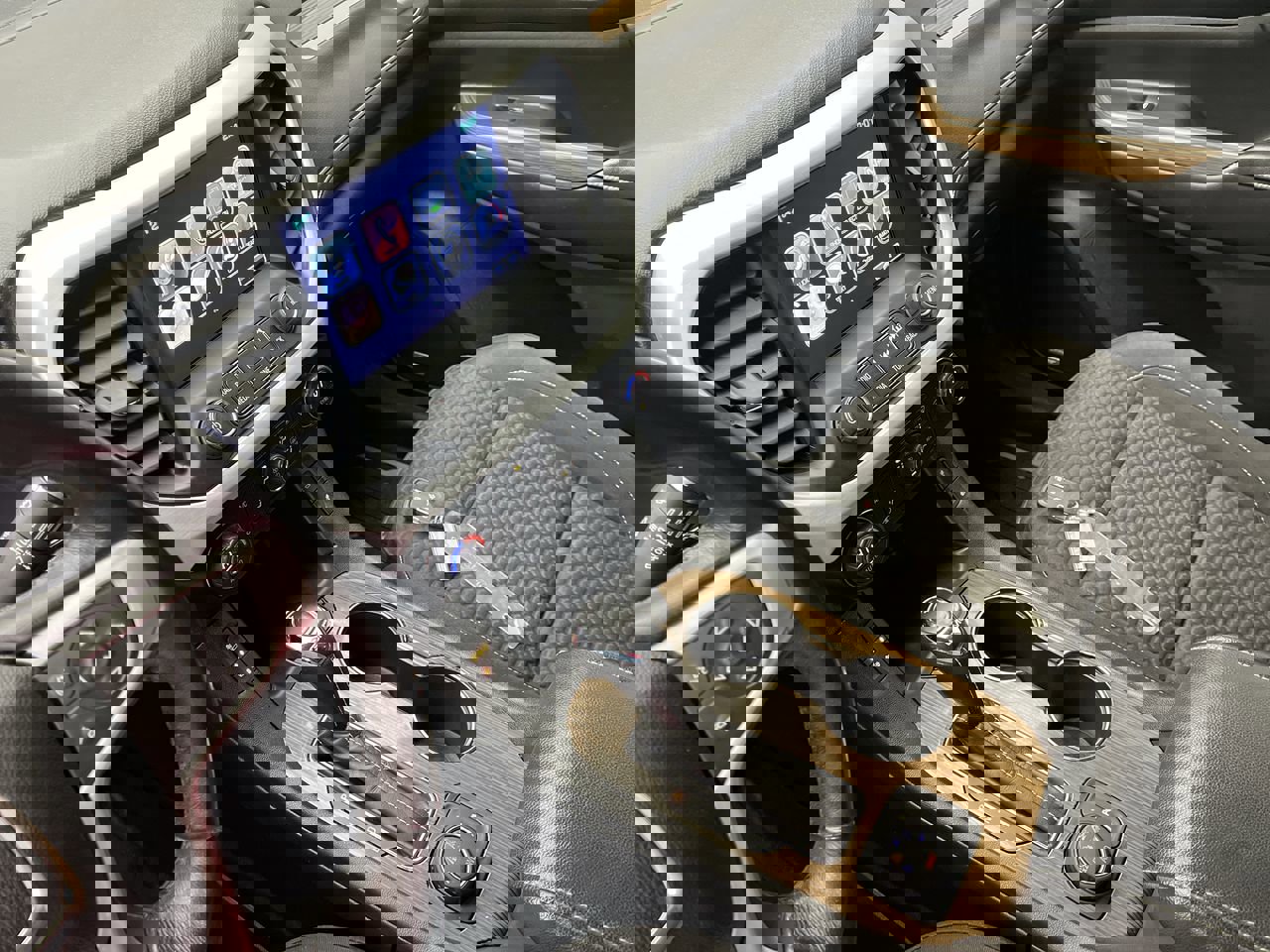 Used 2019 GMC Acadia SLE w/ Driver Alert Package I image 17