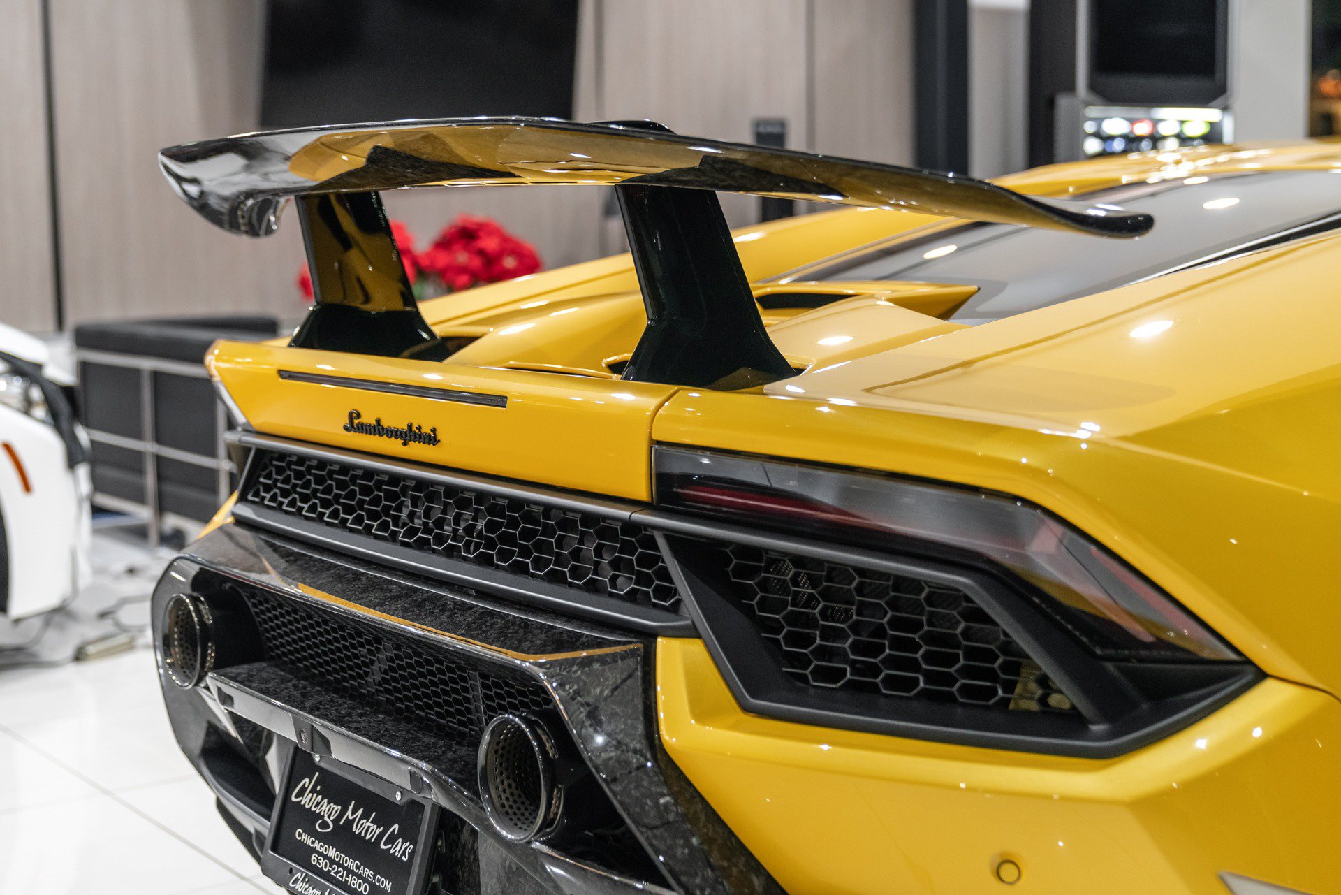 Used 2018 Lamborghini Huracan Performante AWD/4WD image 39
