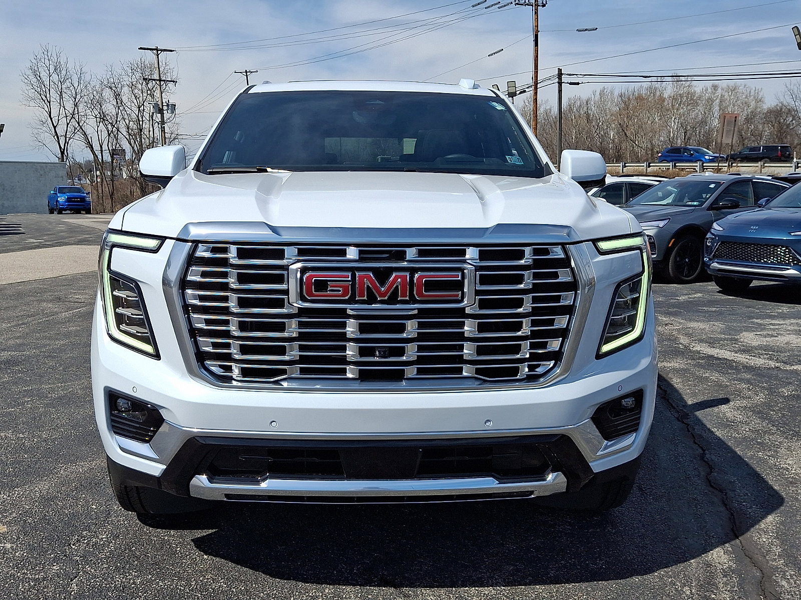 New 2026 GMC Yukon Denali w/ Denali Reserve Package image 3