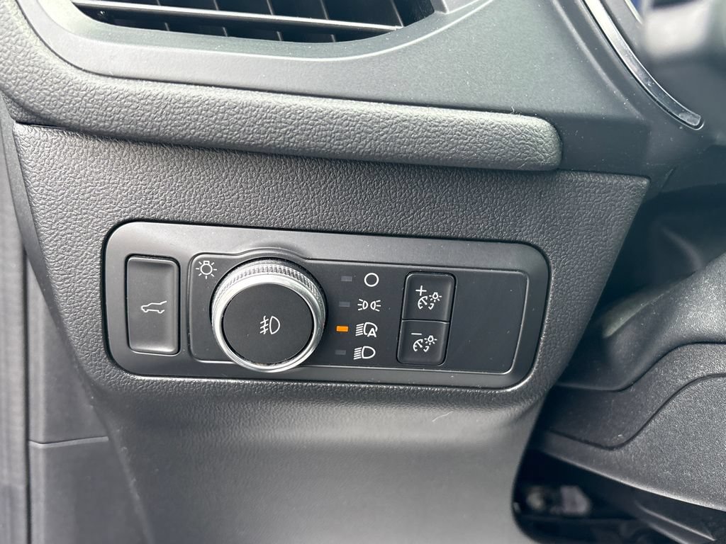 Used 2022 Ford Escape Titanium AWD/4WD image 14