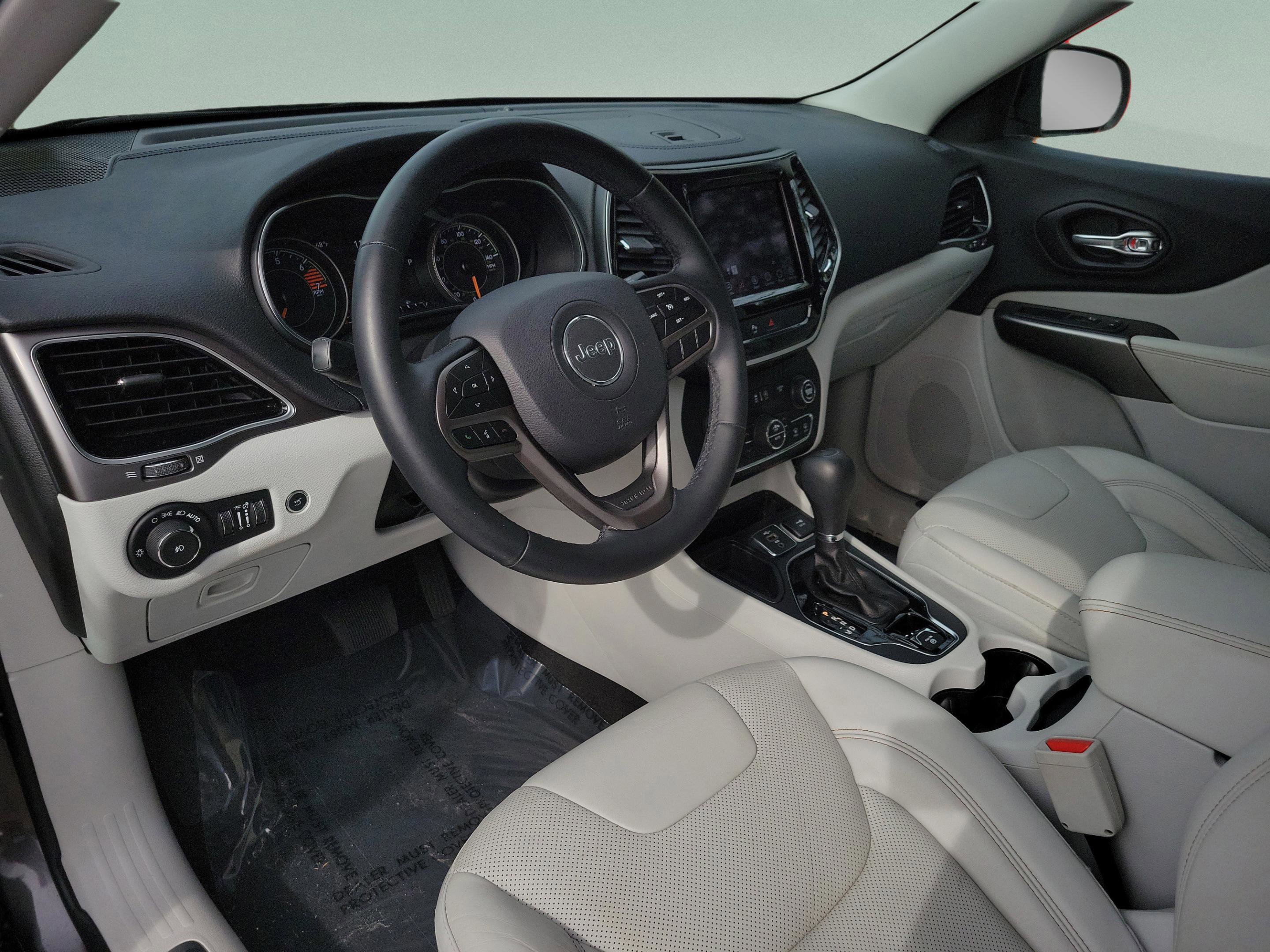 Used 2019 Jeep Cherokee Limited image 14