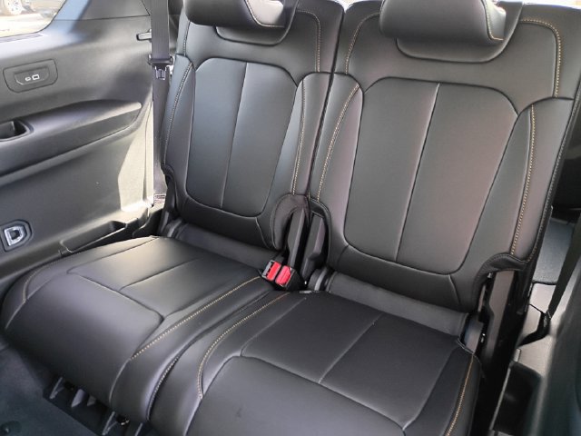 Used 2026 Jeep Grand Cherokee L Limited AWD/4WD image 20