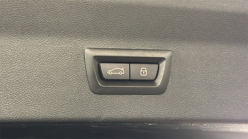 Used 2023 BMW X4 xDrive30i w/ Convenience Package image 16