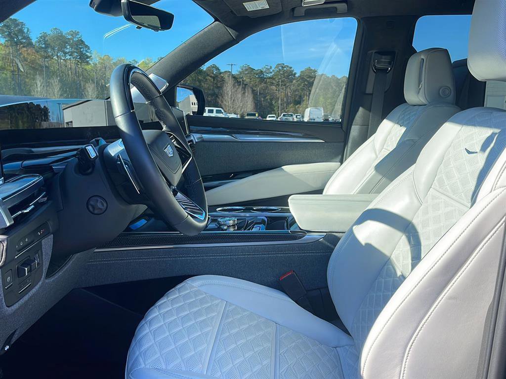 Used 2025 Cadillac Escalade V image 13