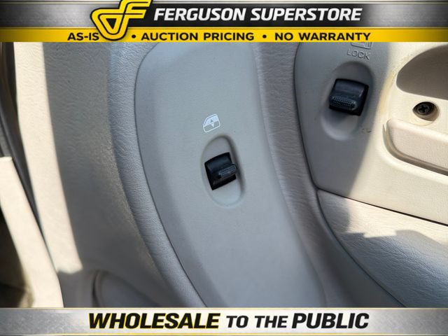 Used 2006 Chrysler Town & Country Touring FWD image 23