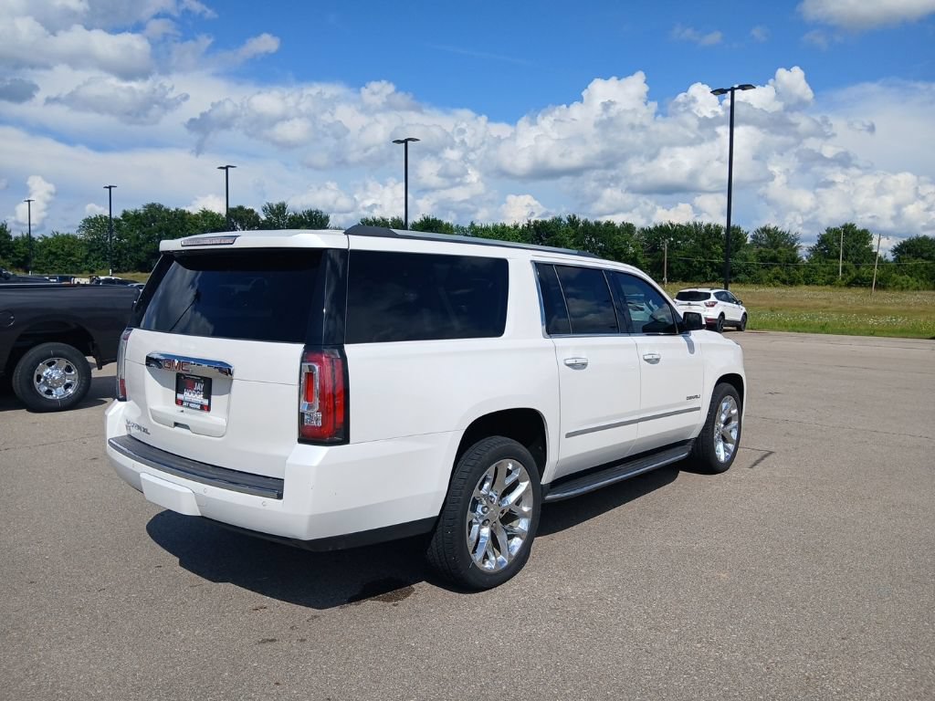 Used 2017 GMC Yukon XL Denali w/ Open Road Package AWD/4WD image 8