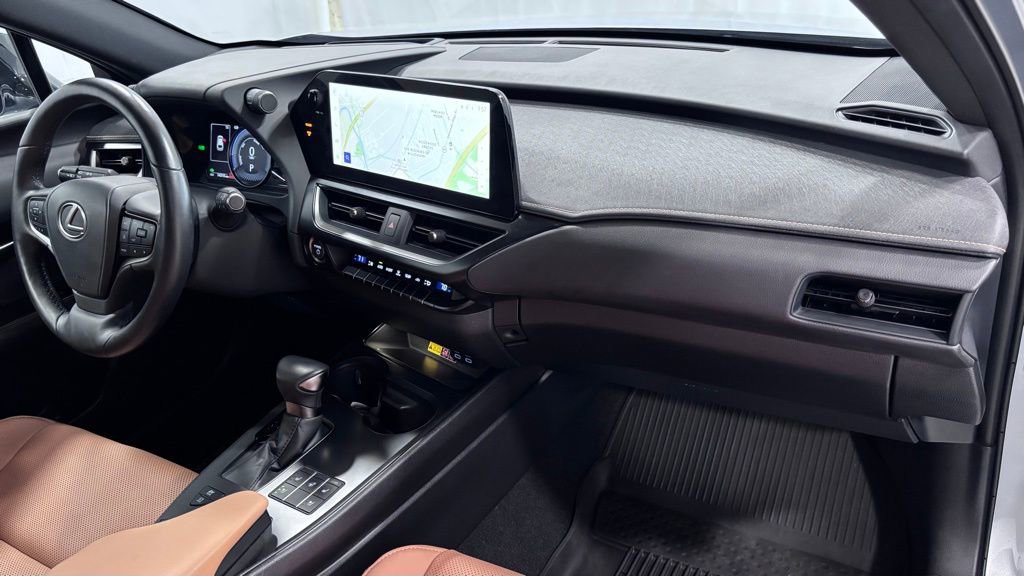Used 2023 Lexus UX 250h AWD w/ Accessory Package (Z2) image 17
