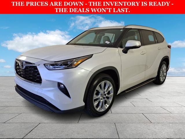 Used 2023 Toyota Highlander Limited FWD image 4