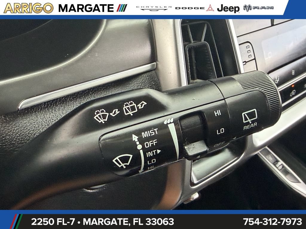 Used 2022 Kia Sorento S FWD image 33
