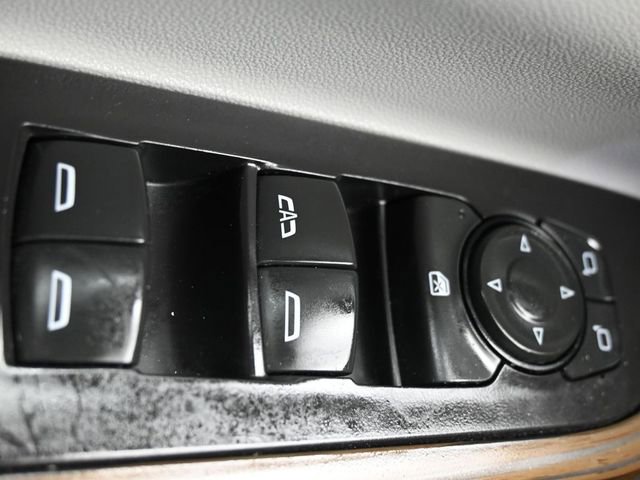 Used 2021 GMC Acadia SLE w/ Driver Convenience Package FWD image 30