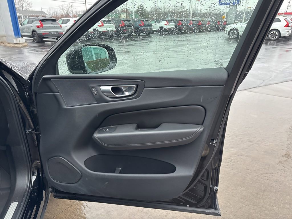 Certified 2023 Volvo XC60 B5 Core w/ Climate Package AWD/4WD image 39