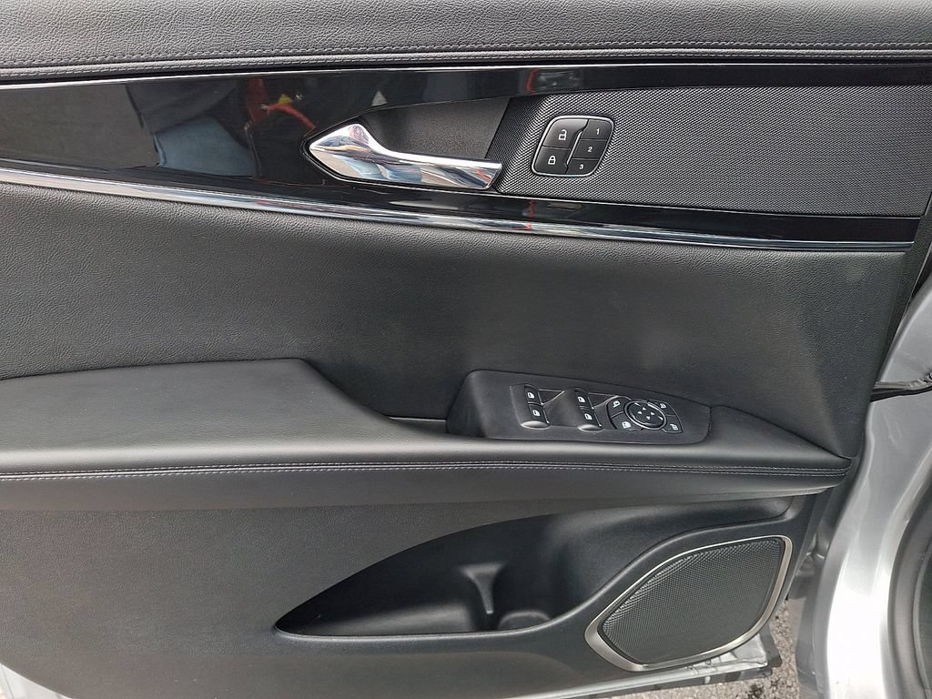 Certified 2023 Lincoln Nautilus AWD w/ Premium Package image 12