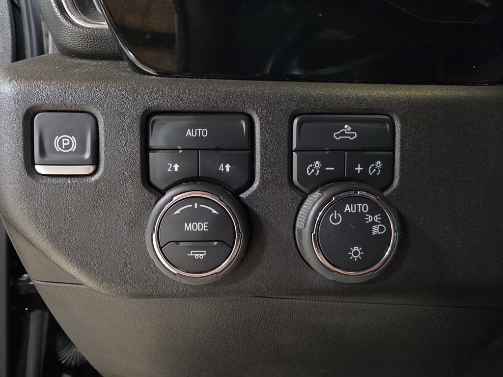 Used 2025 Chevrolet Silverado 1500 LT AWD/4WD image 21